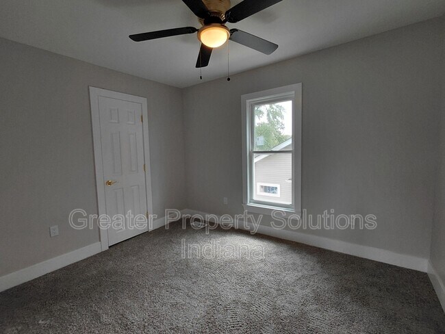 Foto del edificio - 252 Lawndale St