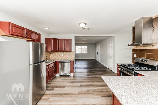 Building Photo - 4794 Beadle St