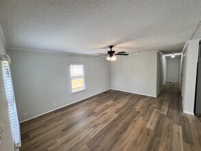 Building Photo - 11930 Greenglen Dr