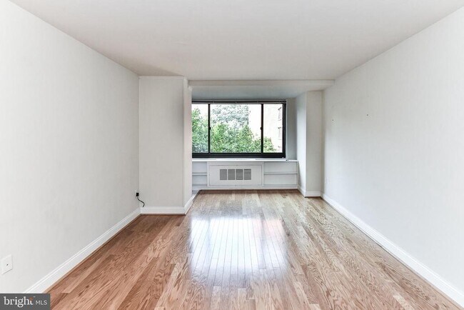 Foto del edificio - 1021 Arlington Blvd