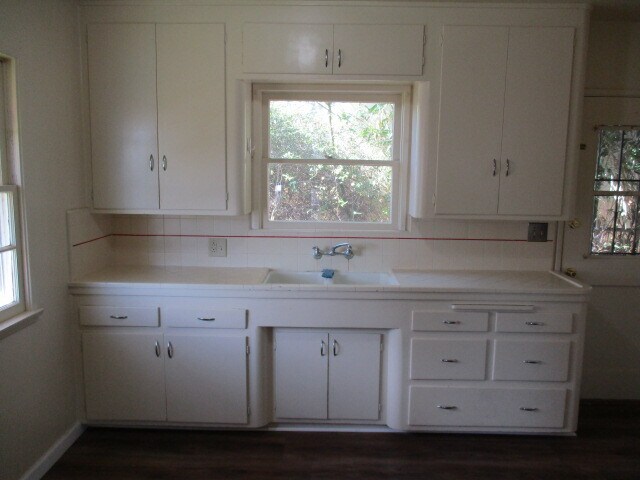 Foto principal - 5826 Milton Ave