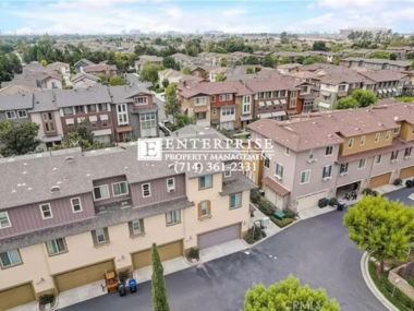 Building Photo - Stunning Home in Irvine School District wi...