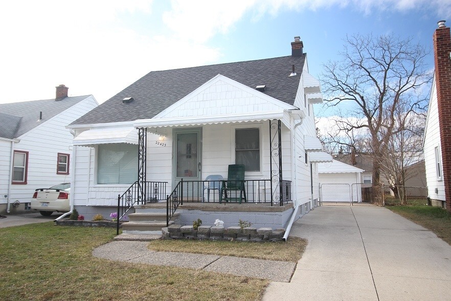 Foto principal - 22423 Lambrecht Ave