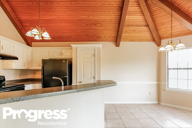 Foto del edificio - 6690 Autumn Wood Cove