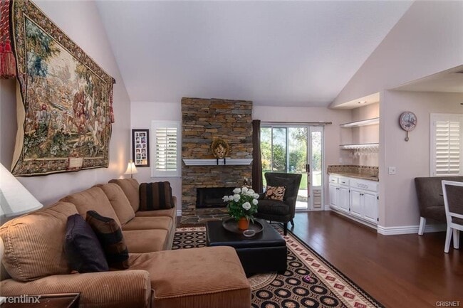 Building Photo - 3 br, 2 bath House - 7954 Cowper Ave