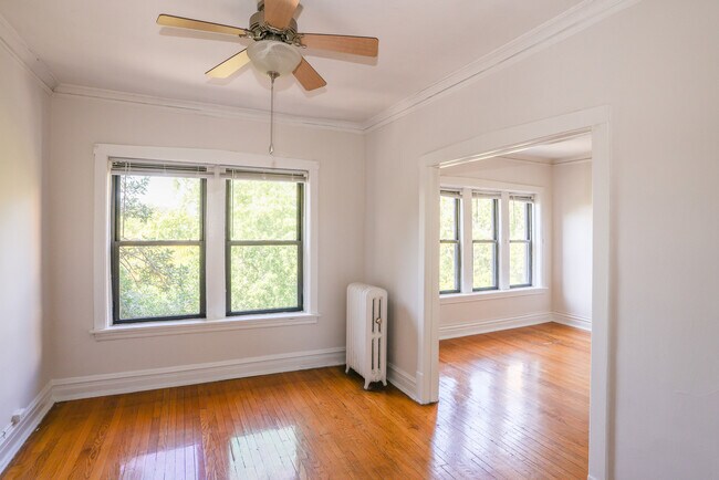 Foto del edificio - 5423 S Harper Ave