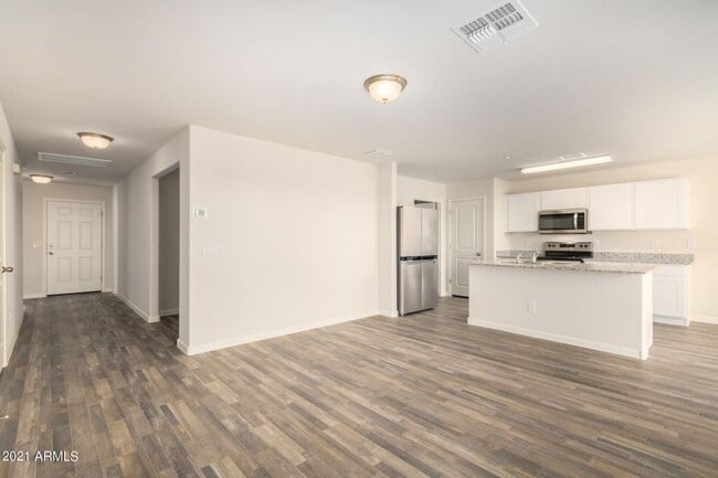 Building Photo - 1203 W Elm Ave