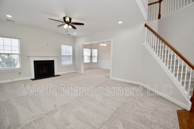 Foto del edificio - 517 Dock Side Ln NW