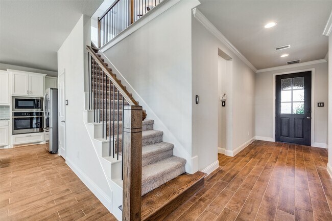 Building Photo - 16380 Moss Haven Ln