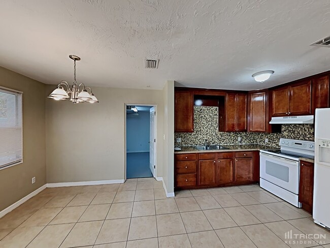 Building Photo - 5551 82nd Ave N