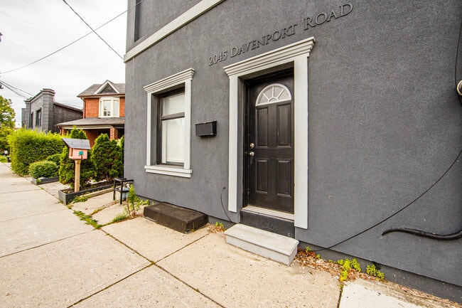 Building Photo - 2045 Davenport Rd