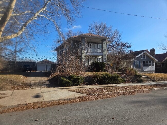 Building Photo - 5921 Harrison St