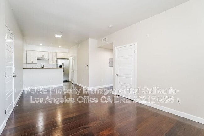 Foto del edificio - 11740 Vanowen St
