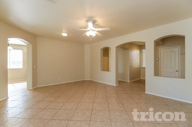 Building Photo - 4325 N 125th Ave