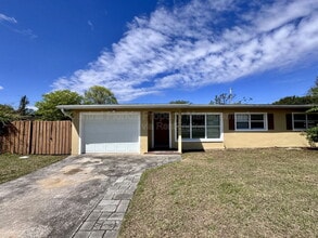 Building Photo - 202 Bamboo Dr