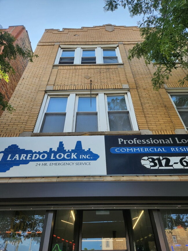 Building Photo - 650 N Ashland Ave