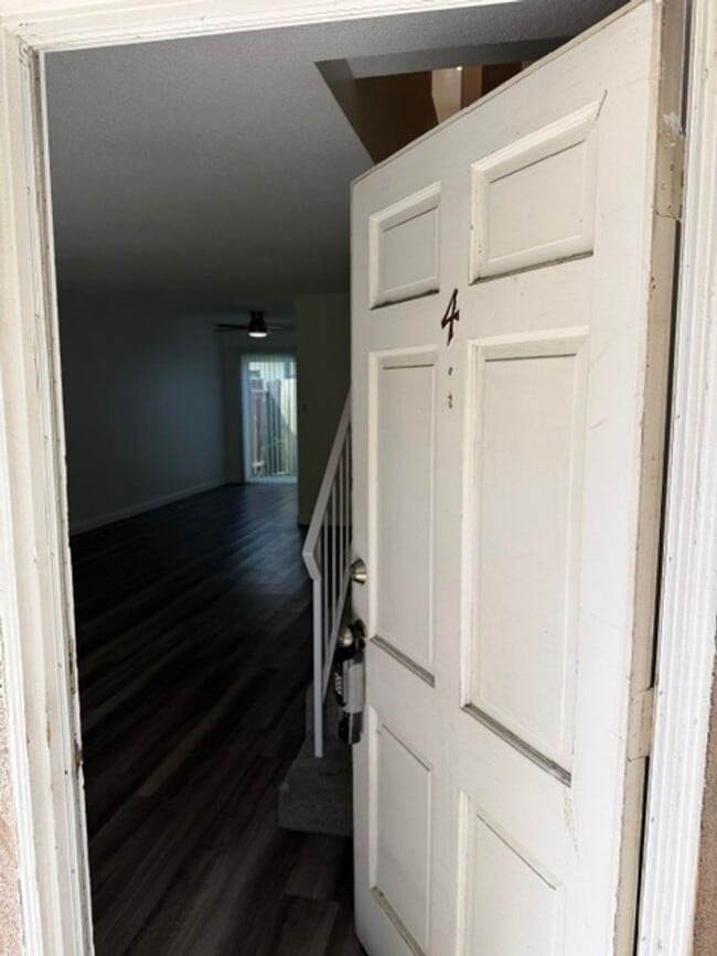 Building Photo - 327 Molino Ave