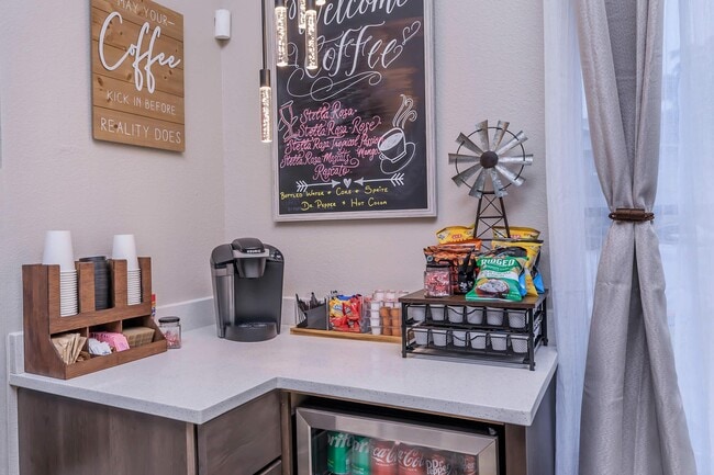 Building Photo - The Annex- New