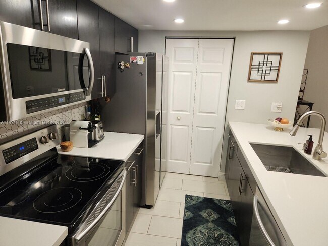 Foto del edificio - 12325 NW 11th Ct