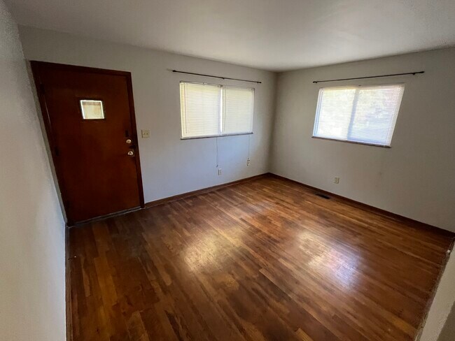 Foto del edificio - 83 W Dodridge St