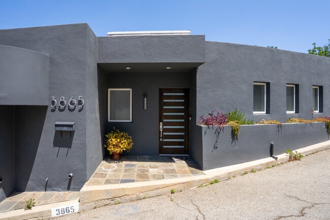 Foto del edificio - 3865 Buena Park Dr