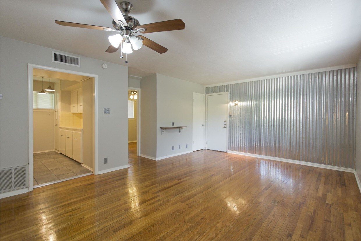Foto principal - 804 N Locust St