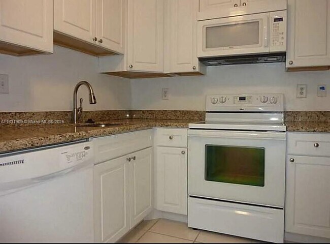 Foto del edificio - 514 Gardens Dr