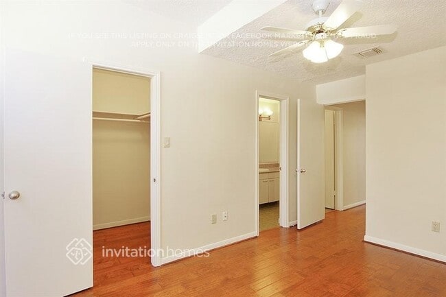 Building Photo - 14635 S Hearthstone Green Dr