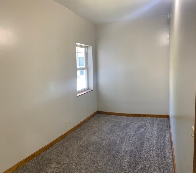Foto del edificio - NW 3 bed side by side duplex 501 11th