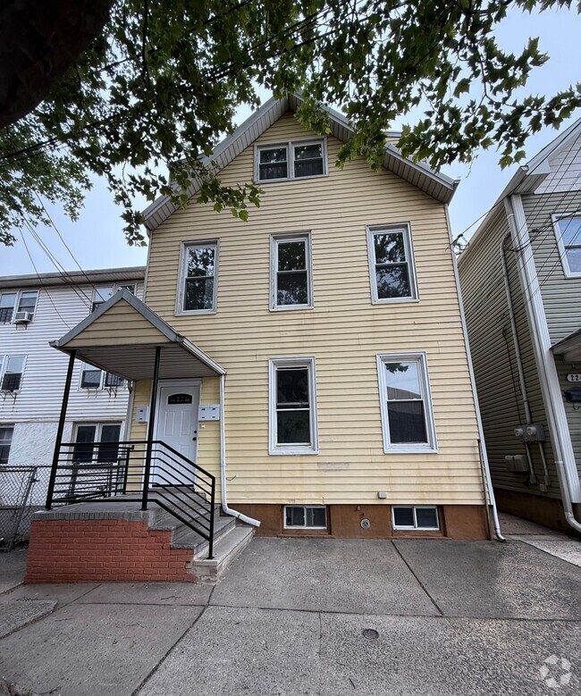Building Photo - 222 Jersey St