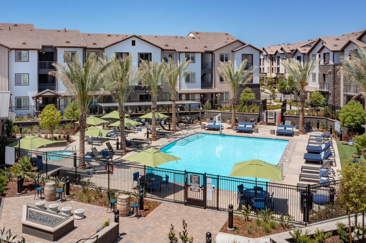 The Vineyards Apartments Porter Ranch