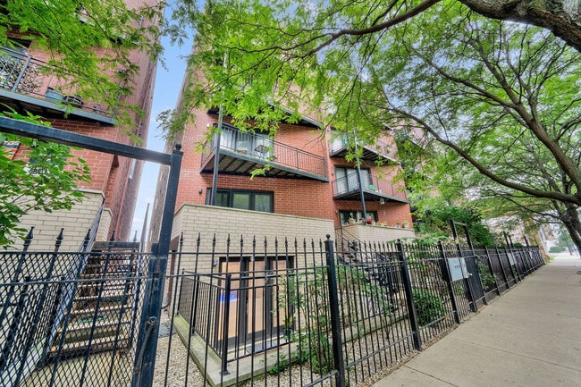 Building Photo - 25 E 26th St