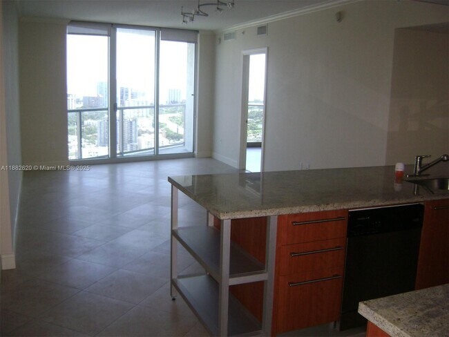 Foto del edificio - 185 SW 7th St