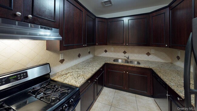 Foto del edificio - 84-14 143rd St