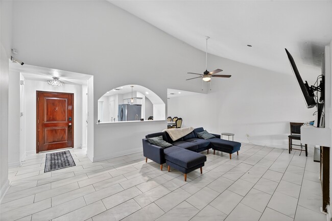 Building Photo - 11230 Bandlon Dr