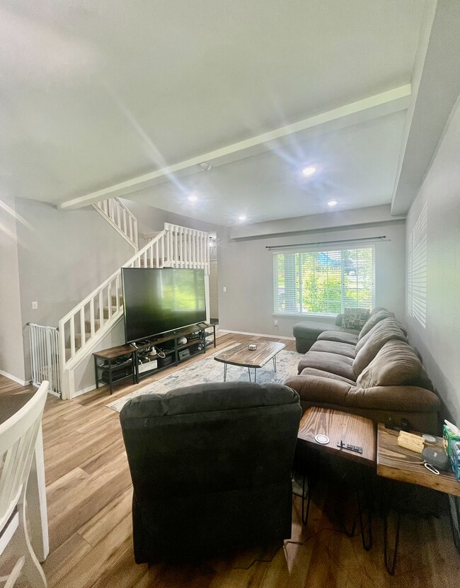 Building Photo - Fantastic 4 bedroom single family home wit...