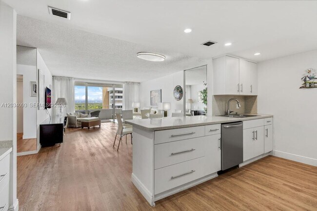 Foto del edificio - 199 Ocean Ln Dr