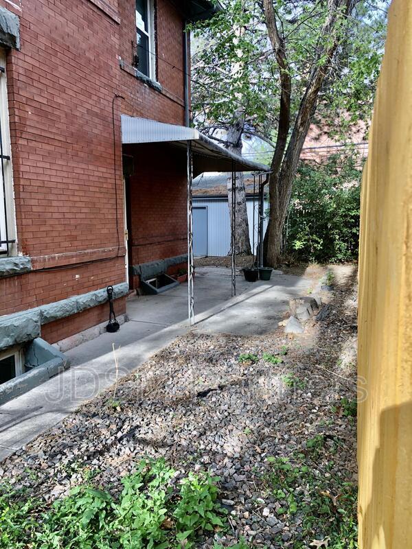 Building Photo - 1260 Vine St