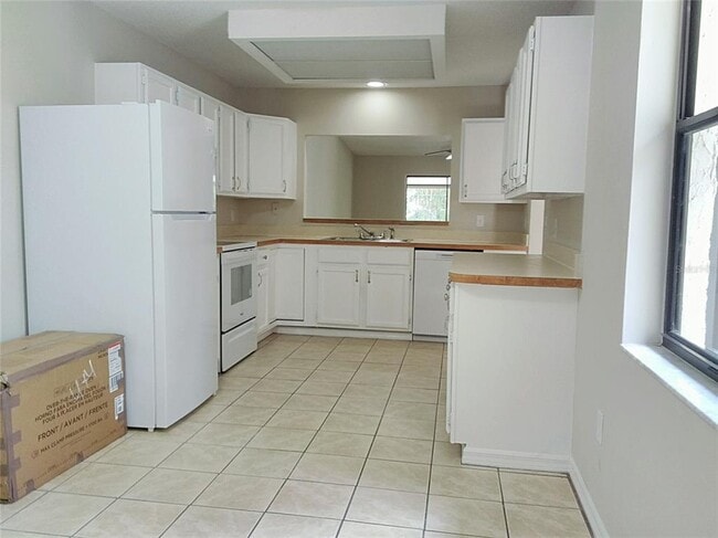 Building Photo - 717 Wright Ct