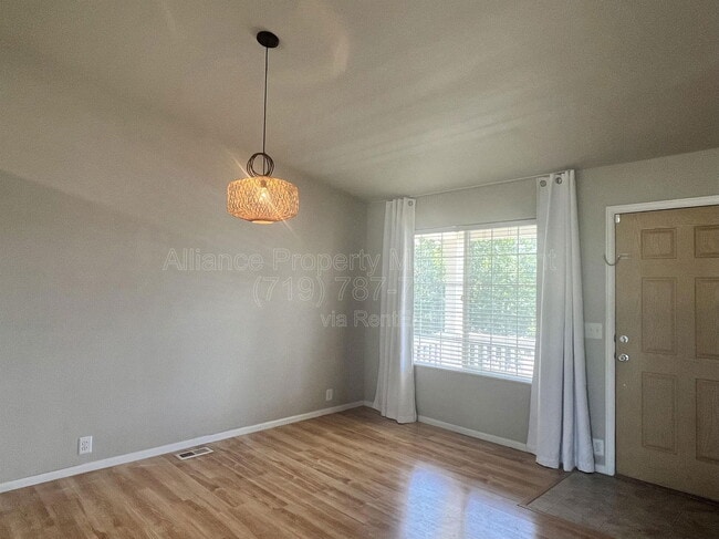 Foto del edificio - 7368 Glenburn Dr