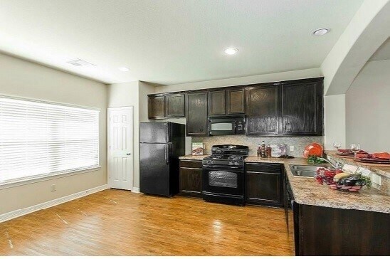 Foto del edificio - 54 Woodland Hills Dr
