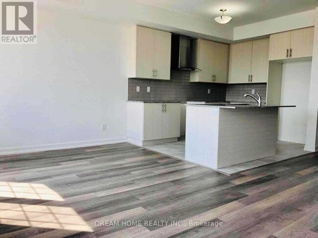 Building Photo - 7 Heswall Ln