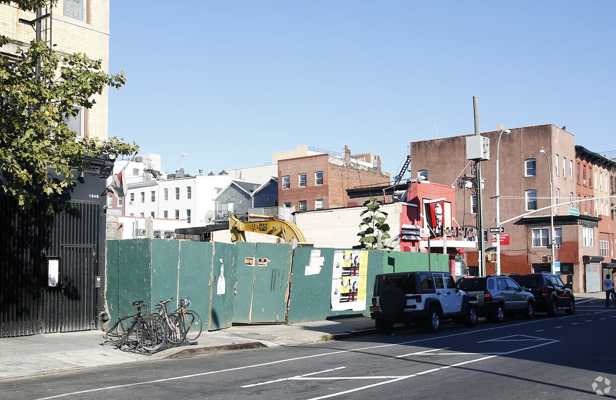 Primary Photo - 1058 Bedford Ave