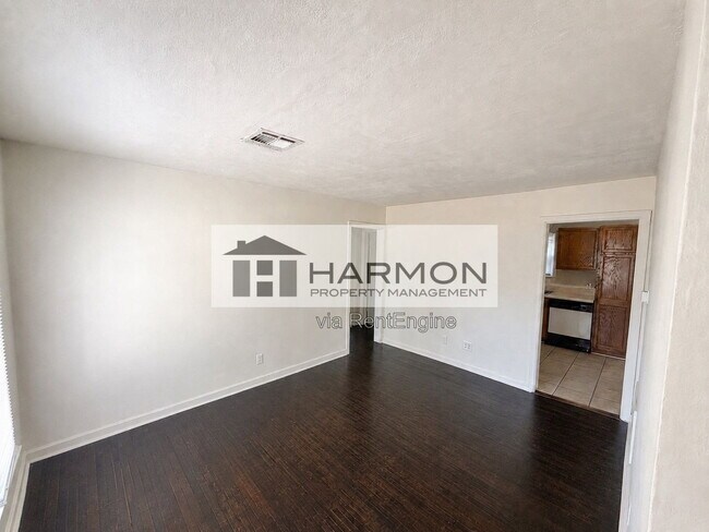 Foto del edificio - 1823 N Garland St