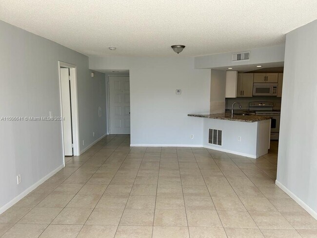Foto del edificio - 8977 Wiles Rd