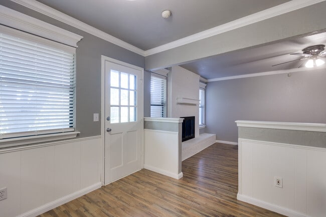 Building Photo - 809 Teal Pl