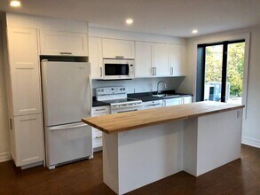 Building Photo - 86 Poplar St