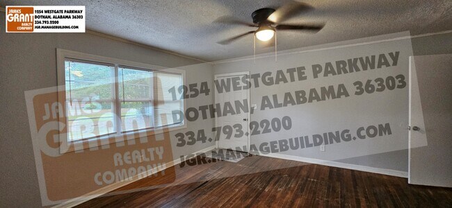 Foto del edificio - 1528 S Park Ave