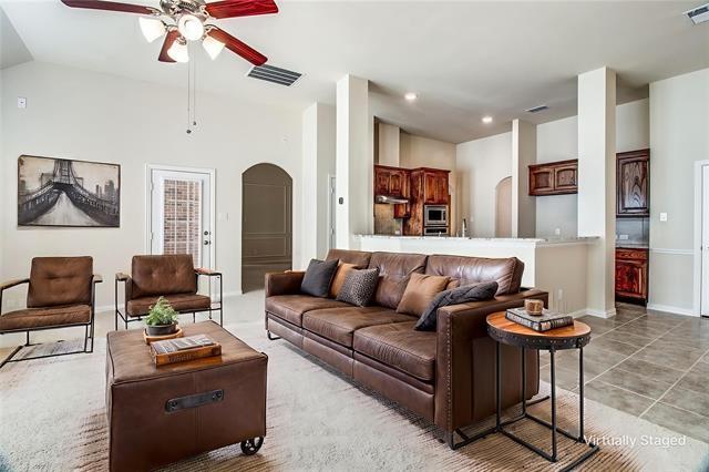 Foto del edificio - 323 Westphalian Dr