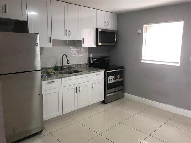 Foto del edificio - 839 NW 14th Way